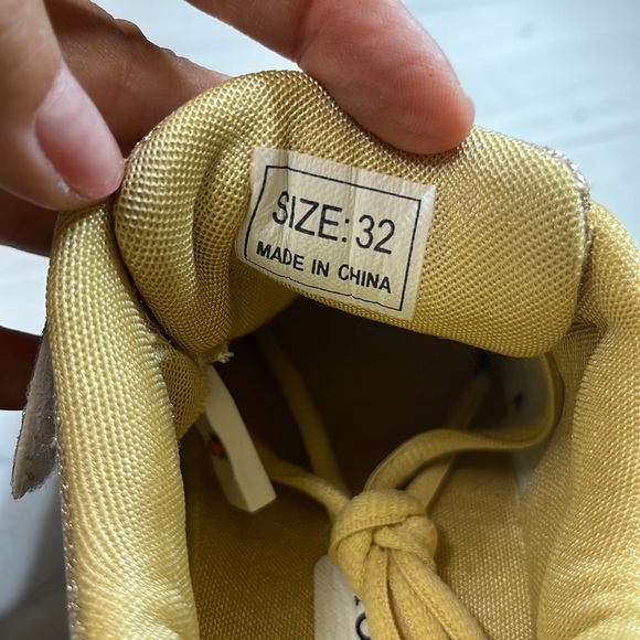 Unbranded Kid’s LED Skate Shoes Gold sz 1.5 - Picture 10 of 10